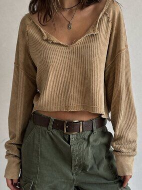 BDG Catskills Thermal Crop Top Y2K Grunge Distressed Raw Edge Waffle Tan L